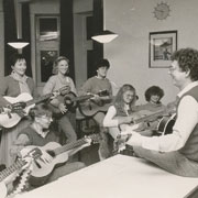 1984 - Cook bei der Musikausbildung für Erzieherinnen an der Kreismusikschule